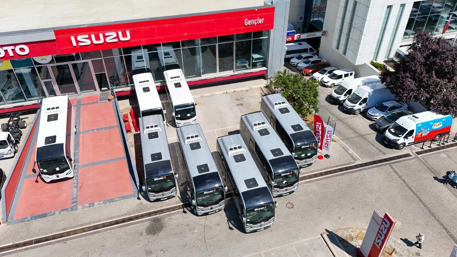 Isuzu Grand Toro 2025
