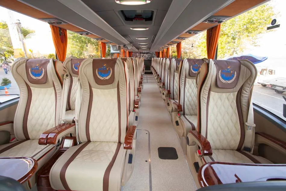 Mercedes-Benz Tourismo VIP (2+1)