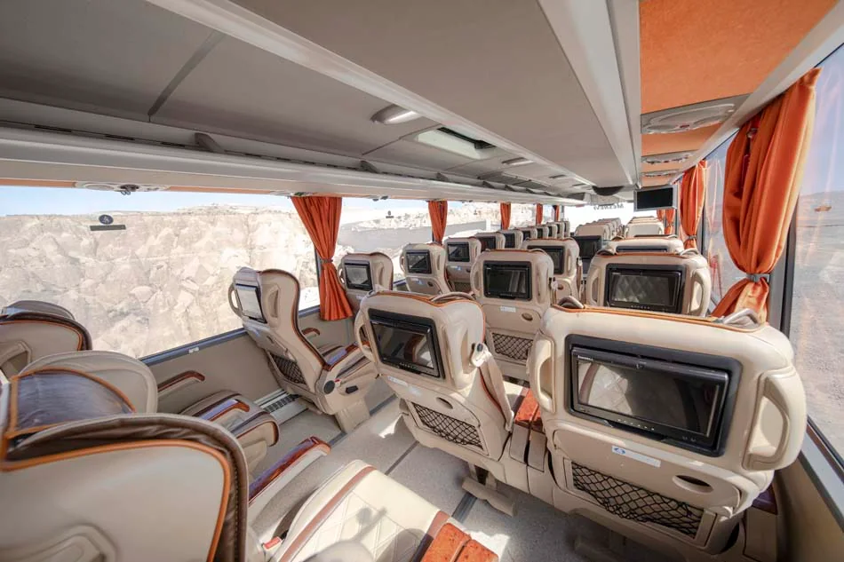Mercedes-Benz Tourismo VIP (2+1)